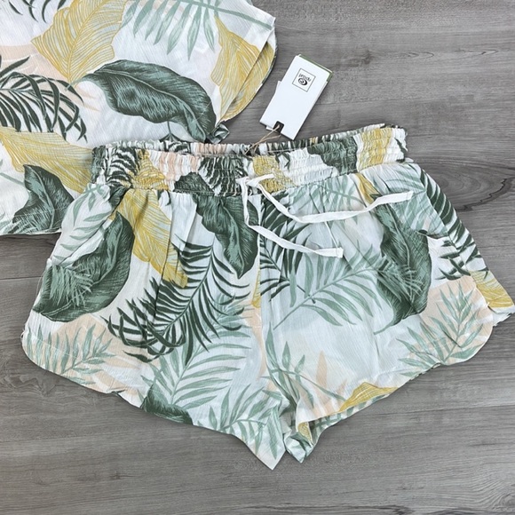 🔆RIP CURL🔆 COASTAL PALMS CAMI COASTAL PALM SHORT SET - Picture 8 of 16